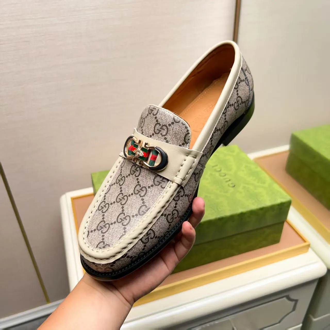 Men's men's shoes 💰460 🆘【GUCCI】Gucci ·🐂里· Hot-selling pea shoes top brand luxury, top quality, the latest fashion pea shoes.. The upper is made of original first-layer cowhide. (Full first-layer water-dyed 🐂 leather·inner). The original stylish and stylish soft rubber wear-resistant and non-slip outsole is light and comfortable on the foot, available in 3 colors! Matching code: 38-44 (customized at 45.46.47)